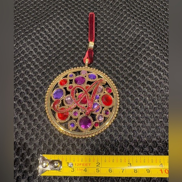 Gold Tone Liz & Co. 2009 “A” Monogram Ornament Pendant Unisex - Picture 10 of 11